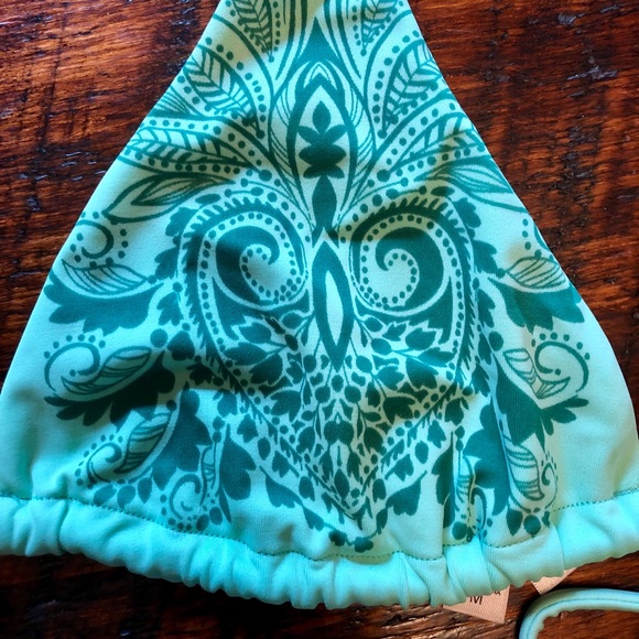 Victoria’s Secret green pattern string bikini sz M - Picture 2 of 8